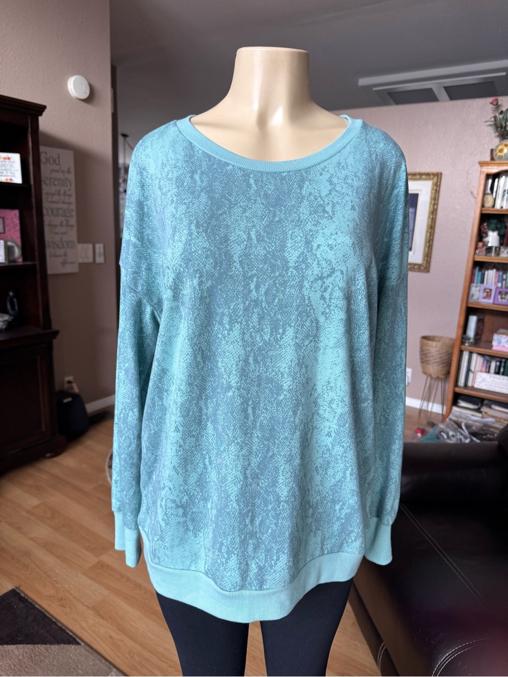 Mondetta green with gray jacquard textured sweatshirt-size L